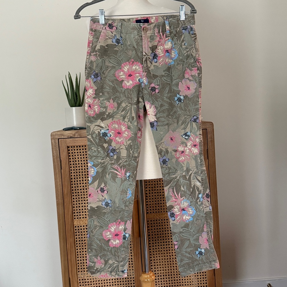 🌸 GAP Floral Print Skinny Pants – Size 0 (US) / 4 (UK) / 32 (EU)